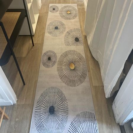 Bel Appartement Spacieux ,Convivial De 3 Chambres Avec Parking Prive Secure 캉 외부 사진