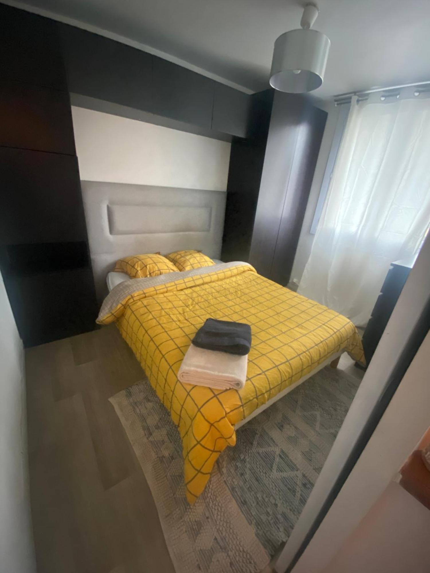 Bel Appartement Spacieux ,Convivial De 3 Chambres Avec Parking Prive Secure 캉 외부 사진