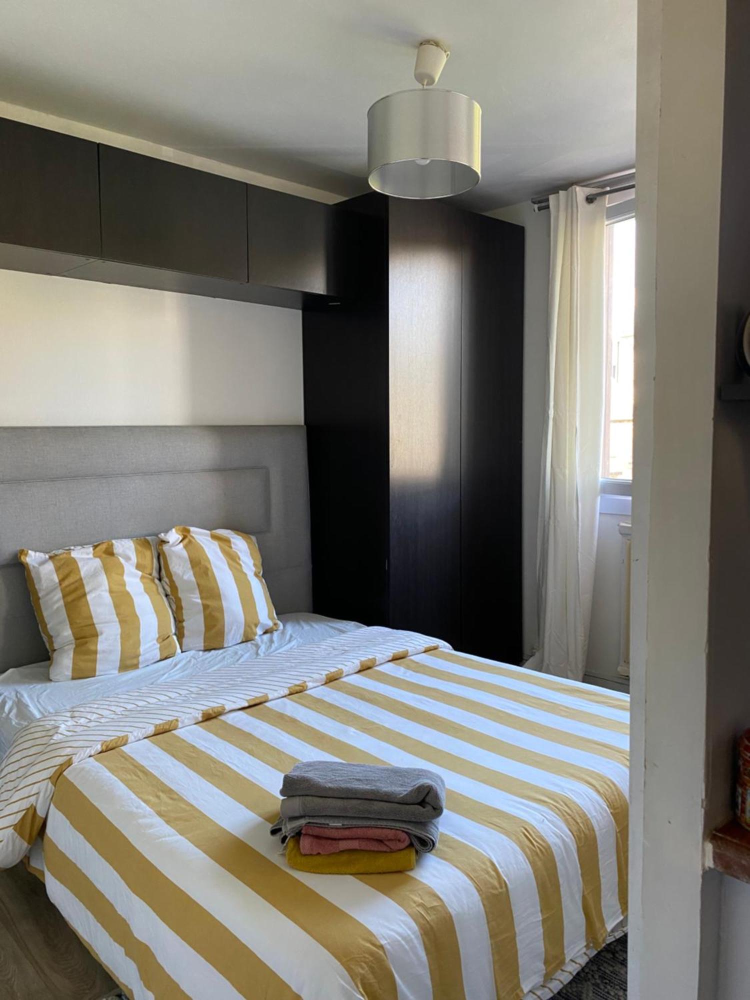Bel Appartement Spacieux ,Convivial De 3 Chambres Avec Parking Prive Secure 캉 외부 사진