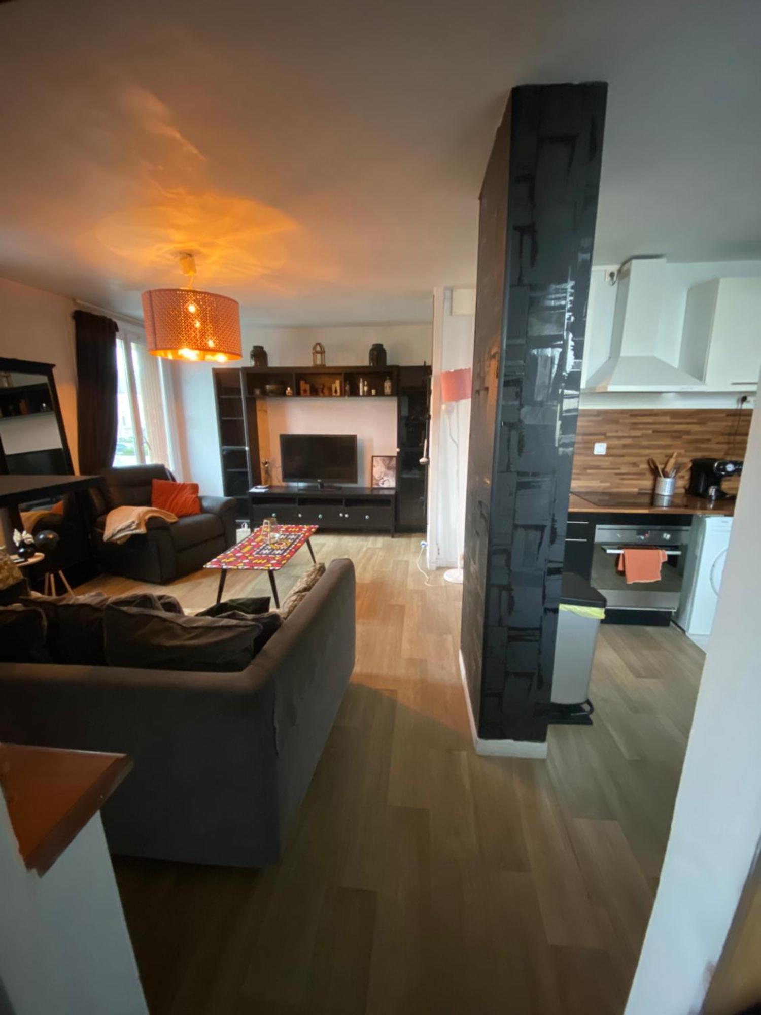 Bel Appartement Spacieux ,Convivial De 3 Chambres Avec Parking Prive Secure 캉 외부 사진