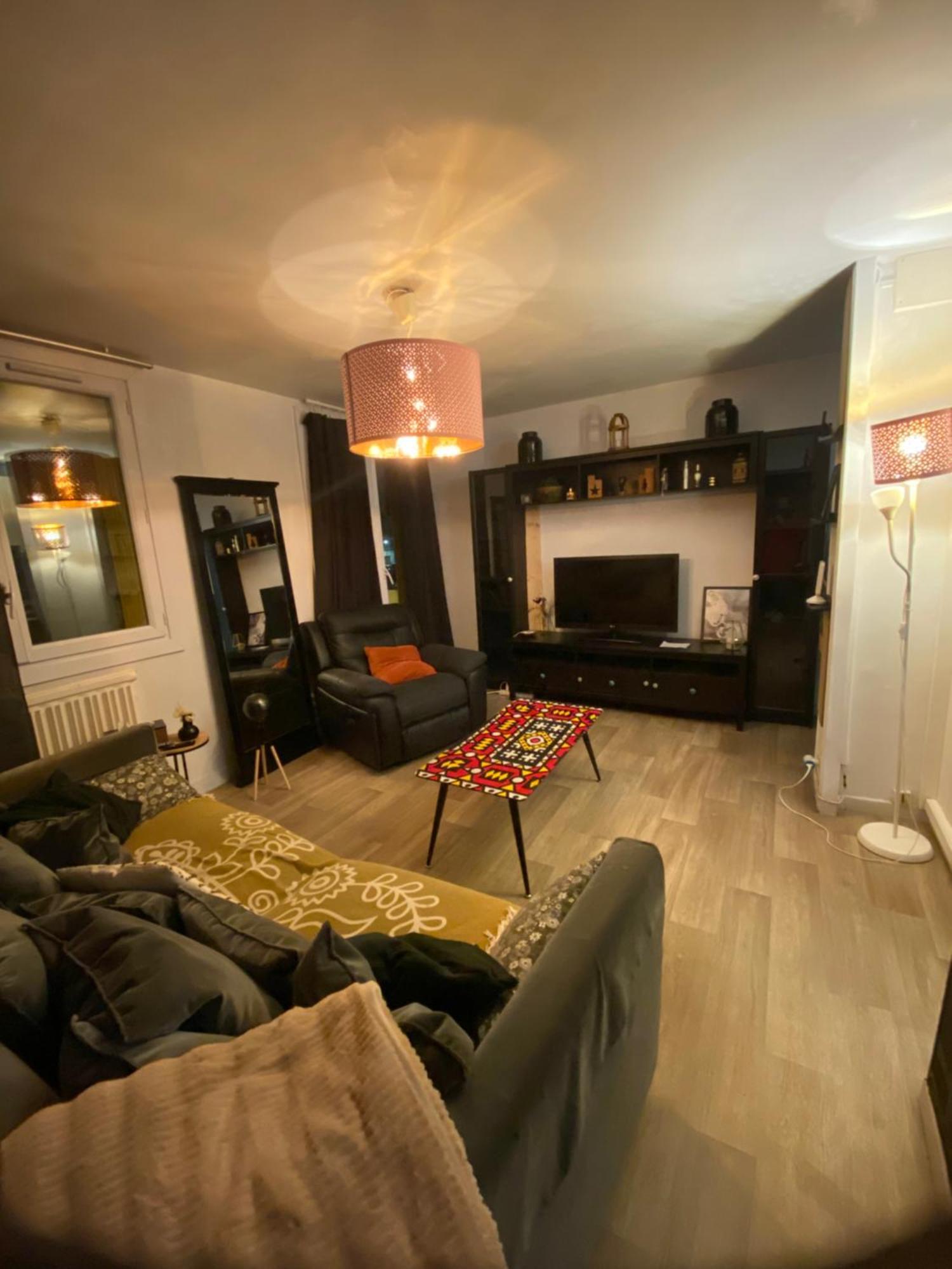 Bel Appartement Spacieux ,Convivial De 3 Chambres Avec Parking Prive Secure 캉 외부 사진