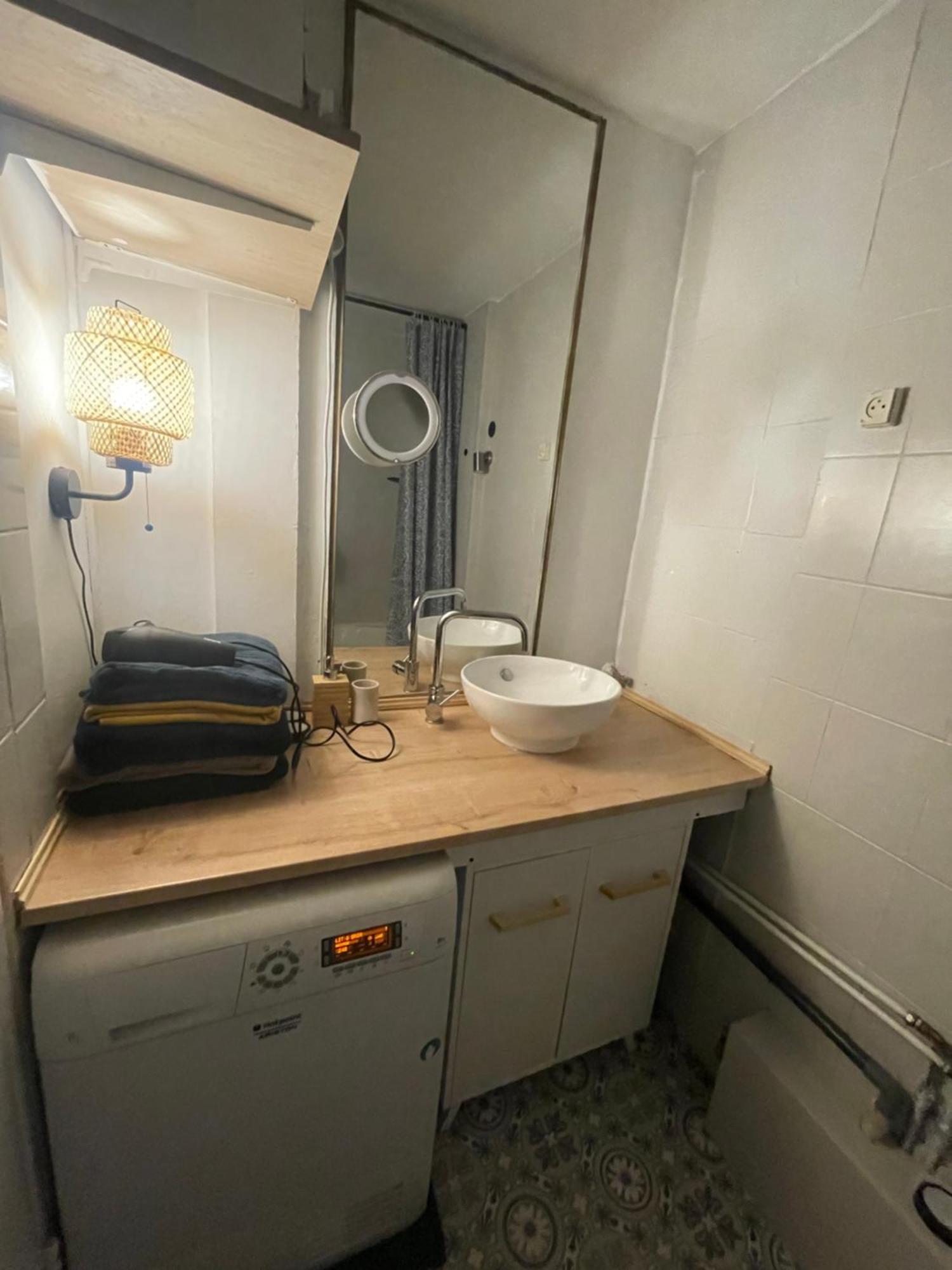 Bel Appartement Spacieux ,Convivial De 3 Chambres Avec Parking Prive Secure 캉 외부 사진