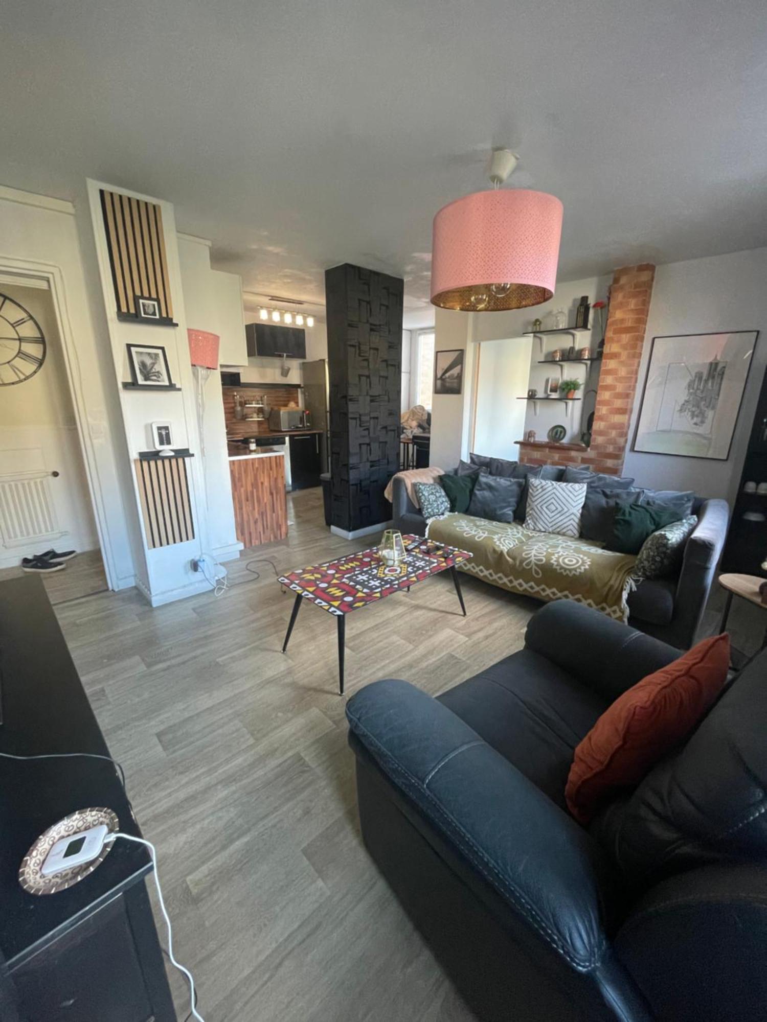 Bel Appartement Spacieux ,Convivial De 3 Chambres Avec Parking Prive Secure 캉 외부 사진