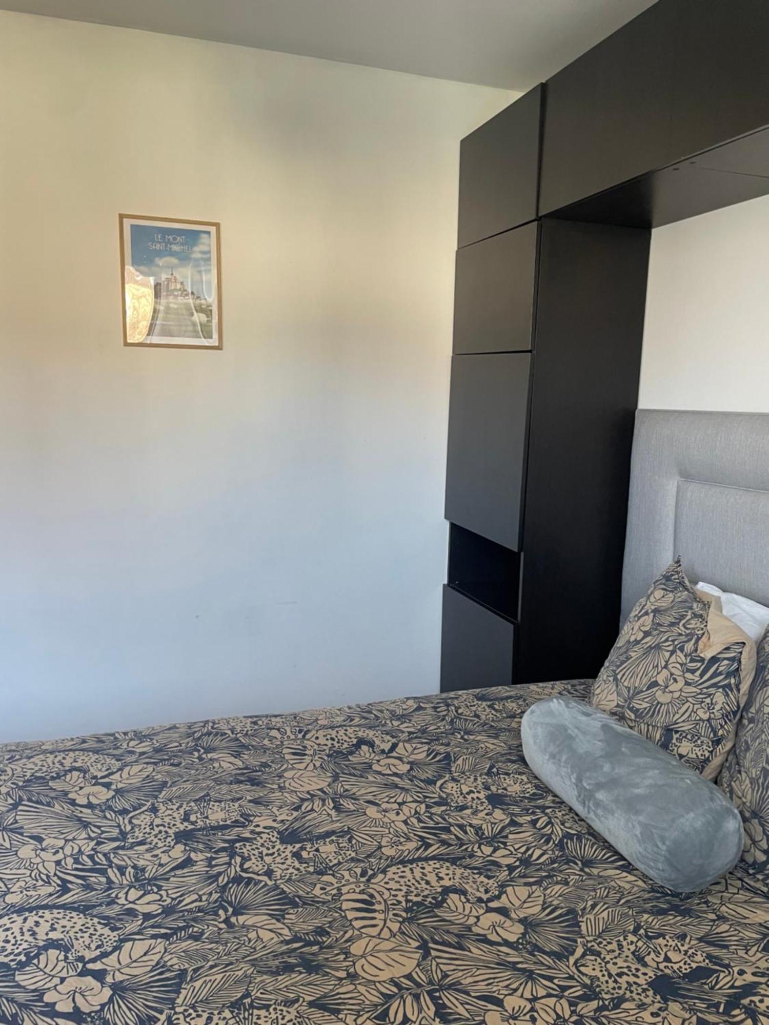 Bel Appartement Spacieux ,Convivial De 3 Chambres Avec Parking Prive Secure 캉 외부 사진